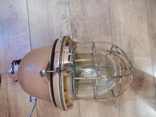 Vintage industriele design lamp, Huis en Inrichting, Lampen | Hanglampen, Gebruikt, Minder dan 50 cm, Glas, Metaal, Ophalen of Verzenden