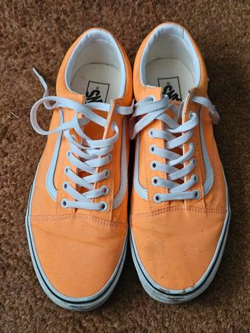 Vans Neon Old Skool maat 44 (Blazing Orange) beschikbaar voor biedingen