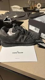 New Balance x Stone Island 574 Legacy Ghost Dark Grey 39,5, Kleding | Heren, Schoenen, Zwart, Nieuw, Ophalen of Verzenden, Stone Island