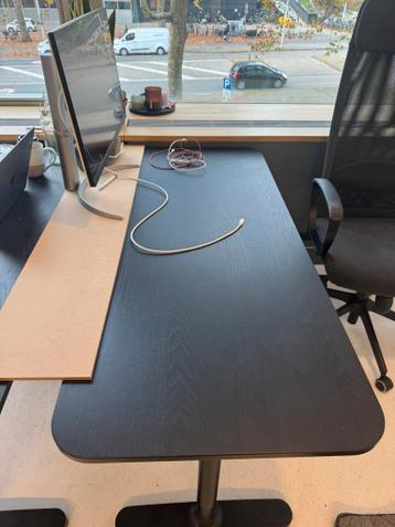 2x IKEA BEKANT bureaus + 2x MARKUS bureaustoelen – zgan - afbeelding 4