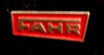 Fahr tractor speld- rood gelakt, Verzamelen, Verzenden, Nieuw, Transport, Speldje of Pin