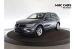 Volkswagen Tiguan 1.5 TSI Life | Navi | Digitaal dashboard |, Voorwielaandrijving, 12 maanden, Stof, Zwart