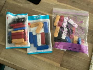 Grote partij USB sticks: 8GB & 16GB beschikbaar voor biedingen