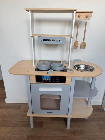 Stevig houten speelkeukentje van Spielmaus – als nieuw! beschikbaar voor biedingen