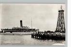 Enkhuizen Havenhoofd met volgepakte veerboot, Verzenden, 1940 tot 1960, Noord-Holland