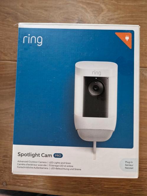 Ring Spotlight Cam Pro Plug Nieuw in verpakking met garantie, Audio, Tv en Foto, Videobewaking, Ophalen of Verzenden