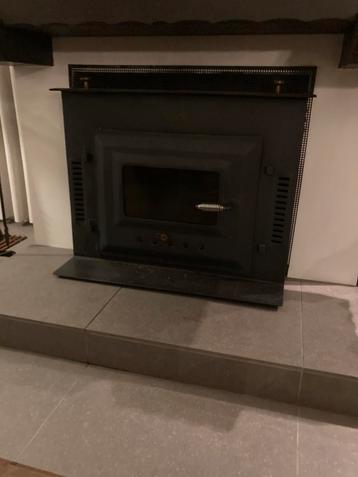 Inbouw inzethaard kachel houtkachel hout zwart inbouwkachel beschikbaar voor biedingen