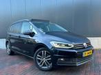 Volkswagen Touran 1.4 TSI Highline Business R * Aut * Pano *, Gebruikt, 4 cilinders, 150 pk, Zwart
