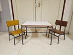 Propos Hulmefa 2 kinderstoelen met tafel voor €50,-, Ophalen, Gebruikt, Nvt, Eén