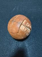 Oude leren medicijnbal - Decoratie of verzameling, Ophalen of Verzenden, Gebruikt, Bal