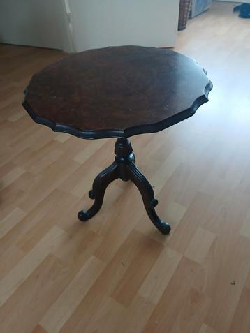 Stijlvol Antiek Engels Bijzettafeltje Tafel beschikbaar voor biedingen