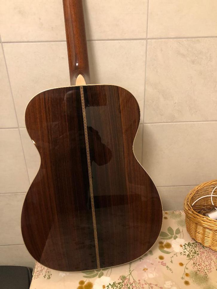 Martin 00-28 Modern Delux  akoestische gitaar, Muziek en Instrumenten, Snaarinstrumenten | Gitaren | Akoestisch, Zo goed als nieuw