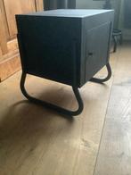 Nachtkastje kastje vintage stoer sober metaal 45€, Huis en Inrichting, Slaapkamer | Nachtkastjes, Ophalen of Verzenden