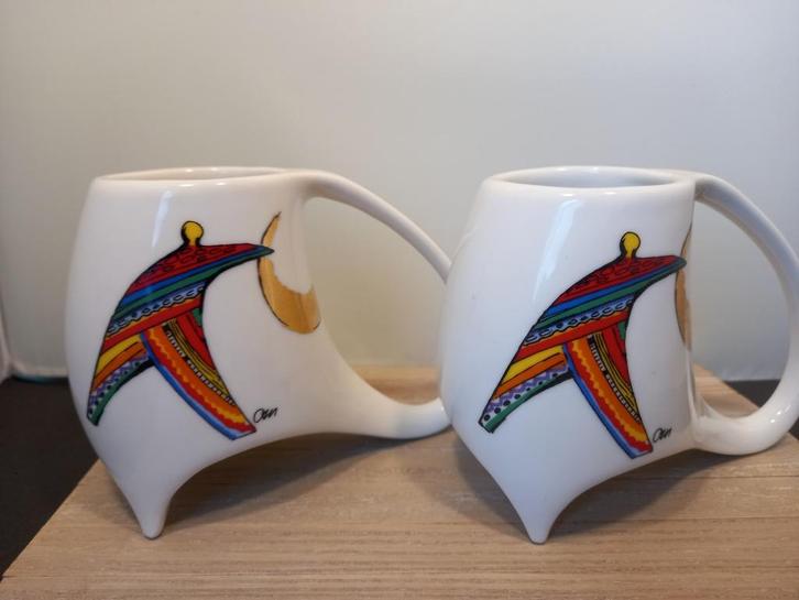 Koffiemokken - Corry van Ammerlaan, Huis en Inrichting, Keuken | Servies, Zo goed als nieuw, Kop(pen) en/of Schotel(s), Overige stijlen