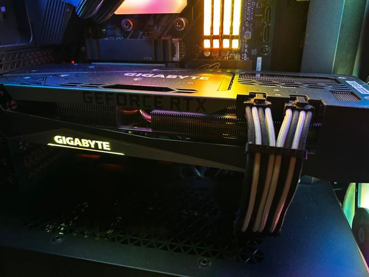 Rtx 3070 ti gigabyte 3 fans, Computers en Software, Videokaarten, Zo goed als nieuw, PCI-Express 3.0, GDDR5, Ophalen of Verzenden