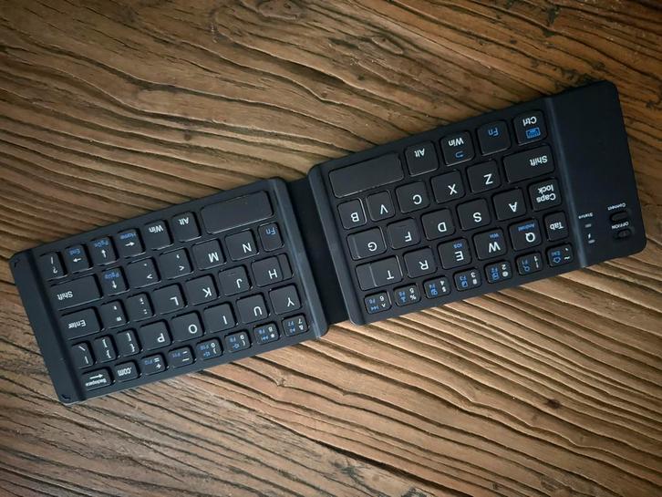 Opklapbaar Bluetooth Toetsenbord - Nieuw!, Computers en Software, Toetsenborden, Nieuw, Qwerty, Draadloos, Opvouwbaar, Ophalen of Verzenden