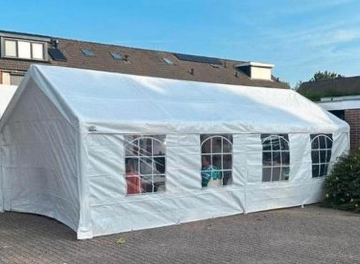 Partytent  8 x 4 mtr te Huur, Hobby en Vrije tijd, Feestartikelen | Verhuur, Zo goed als nieuw, Overige, Ophalen