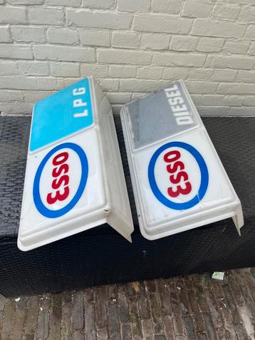 2 lichtbakken benzinepomp ESSO benzine merken vintage beschikbaar voor biedingen