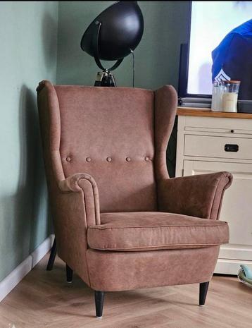 Statige fauteuil, bekleding in goede staat beschikbaar voor biedingen