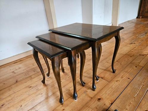Sierlijke bijzettafel (set van 3), Huis en Inrichting, Tafels | Bijzettafels, Gebruikt, Rond, Minder dan 55 cm, Hout, Ophalen