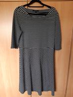 Leuke, zwart/witte jurk van Comma, maat 42, Kleding | Dames, Jurken, Zwart, Maat 42/44 (L), Zo goed als nieuw, Knielengte