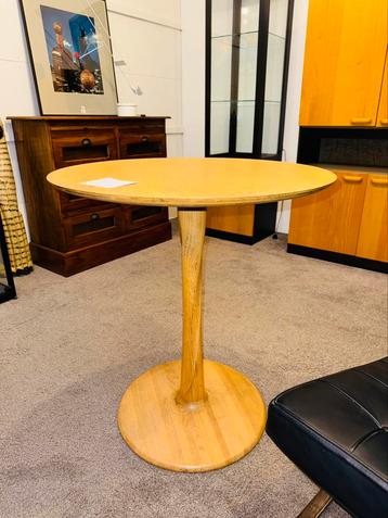 Ethnicraft Torsion tafel 70cm design door Alain van Havre beschikbaar voor biedingen