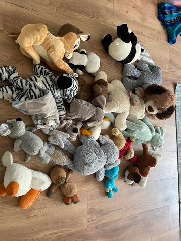 Knuffels gratis beschikbaar voor biedingen