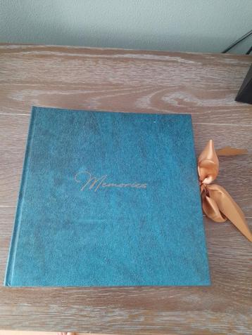 Nieuwe Fotoalbum Memories blauw met strik 24x24 cm. beschikbaar voor biedingen