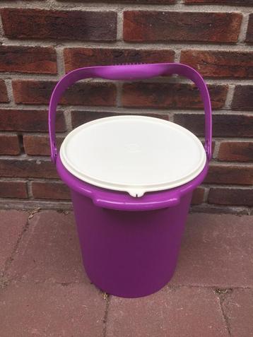 NIEUWSTAAT wasemmer met hengsel PAARS van TUPPERWARE beschikbaar voor biedingen