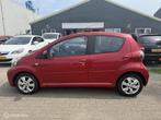Toyota Aygo 1.0-12V Aspiration Red 5D | Airco | Leder | 2010, Auto's, Voorwielaandrijving, Euro 5, Zwart, 4 stoelen
