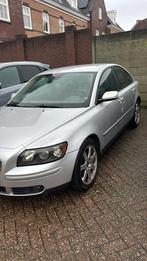 Volvo S40 1.8 Momentum, Auto's, Volvo, Voorwielaandrijving, 125 pk, Gebruikt, 4 cilinders