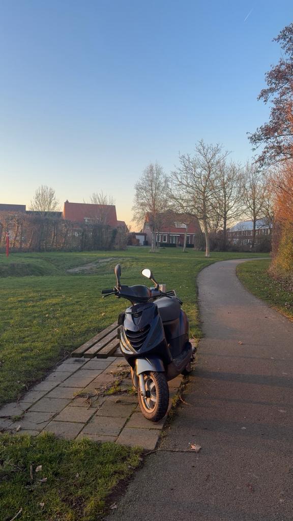 Piaggio zip 70cc, Fietsen en Brommers, Scooters | Yamaha, Zo goed als nieuw, Aerox, Tweetakt, Ophalen of Verzenden