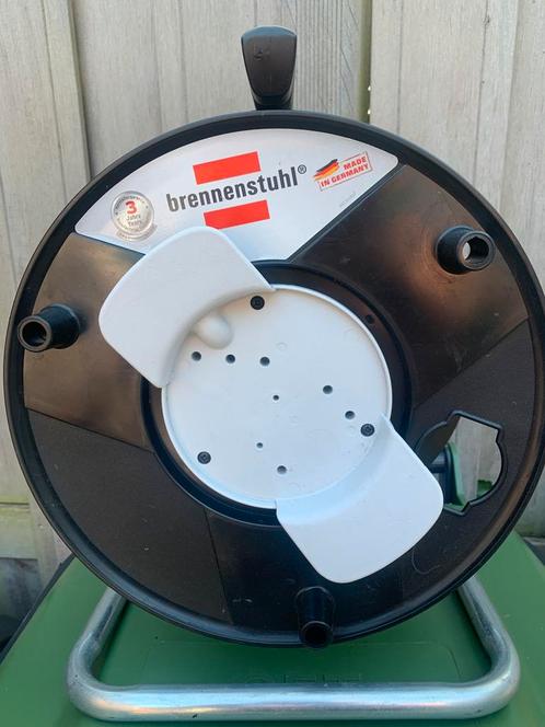 Brennenstuhl Garant Lege kabelhaspel, Doe-het-zelf en Verbouw, Elektra en Kabels, Zo goed als nieuw, Kabel of Snoer, Ophalen