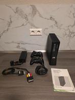 Xbox 360 Slim 250GB + 2 controllers – compleet, Spelcomputers en Games, Spelcomputers | Xbox 360, 360 S, Met 2 controllers, Ophalen of Verzenden