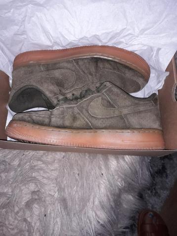 Nike air suède legergroen met hoge bruine zool MT38 beschikbaar voor biedingen