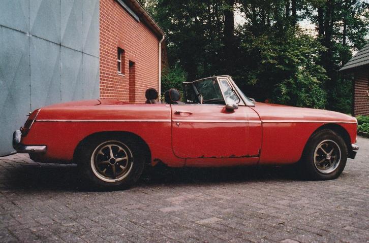 MG-B met werk, bouwjaar 1966, Auto's, MG, Particulier, B, Benzine, Cabriolet, Handgeschakeld, Origineel Nederlands, Rood, Zwart