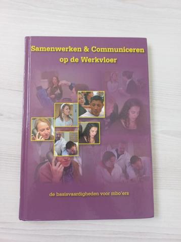 Samenwerken en communiceren op de werkvloer beschikbaar voor biedingen