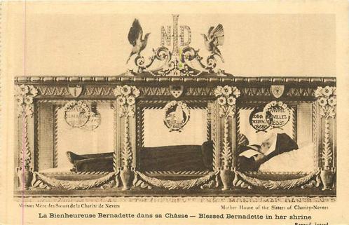 (381-452-009) Nevers Chapelle de la Bienheureuse Bernadette, Verzamelen, Ansichtkaarten | Buitenland, Frankrijk, Verzenden