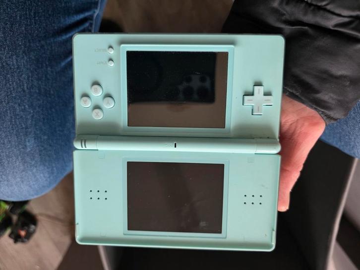 Nintendo DS Lite + 1 Spel, Spelcomputers en Games, Spelcomputers | Nintendo DS, Ophalen of Verzenden