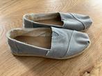 TOMS dames kleur: taupe, Overige kleuren, Instappers, Ophalen of Verzenden, Zo goed als nieuw