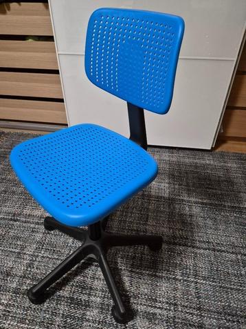 Ikea kinder- bureau stoel beschikbaar voor biedingen