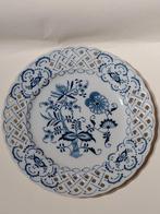 Blue Danube ajour bord  doorsnee 26 cm, Antiek en Kunst, Antiek | Servies los, Ophalen