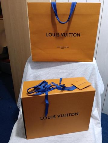 Originele winkeltas + doos van Louis Vuitton beschikbaar voor biedingen