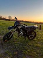 Rieju mrx, Fietsen en Brommers, Brommers | Derbi, Ophalen, 6 versnellingen, Maximaal 45 km/u, Zo goed als nieuw