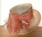 Kangol hoed koraal maat 56, Kleding | Dames, Ophalen of Verzenden, Zo goed als nieuw, 56 of 57 cm (M, 7 of 7⅛ inch), Hoed