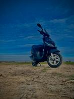 piaggio zip A klasse, Fietsen en Brommers, Scooters | Piaggio, Ophalen, Zo goed als nieuw, Benzine, Zip