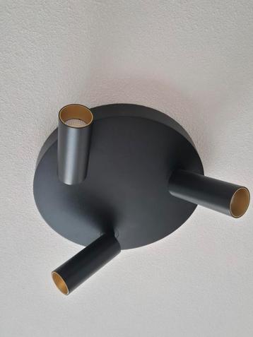 Plafondlamp met 3 spots, design nieuw uit 2023  beschikbaar voor biedingen