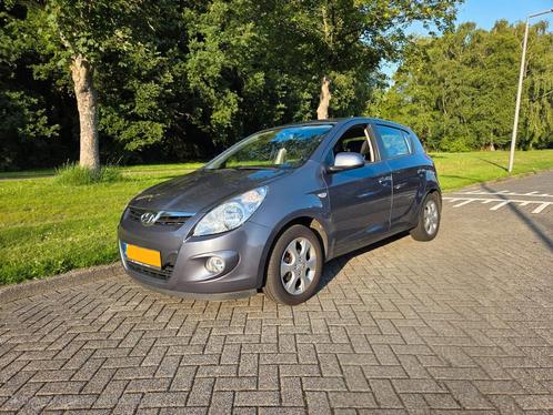 Hyundai i20 1.2 5-DRS 2010 Grijs, Auto's, Hyundai, Particulier, i20, Benzine, B, Hatchback, Handgeschakeld, Geïmporteerd, Zilver of Grijs