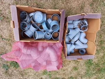 Diverse. Pvc bochten,moffen,T-stukken 80-110-125 enz. Nieuw beschikbaar voor biedingen