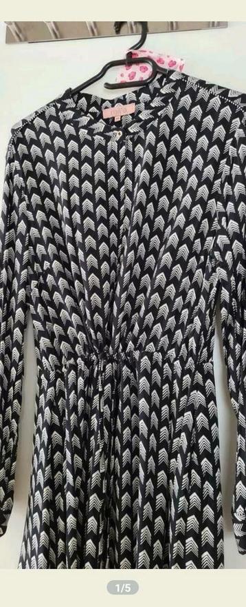 Zwarte jurk met print van milla maat 40 beschikbaar voor biedingen